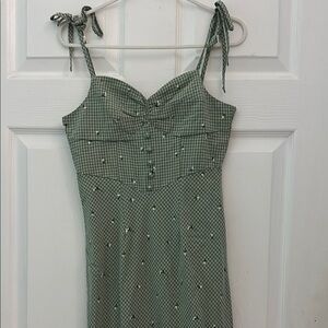 Nasty Gal Green Buttoned Sleeveless Sundress